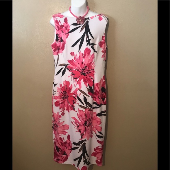 Maggy London Dresses & Skirts - Maggie London flowered dress size 12, polyester